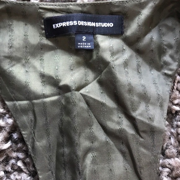 Vest - Picture 3 of 4